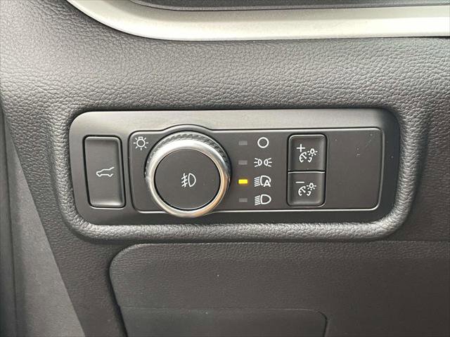Used 2023 Ford Explorer XLT w/ Equipment Group 202A image 17