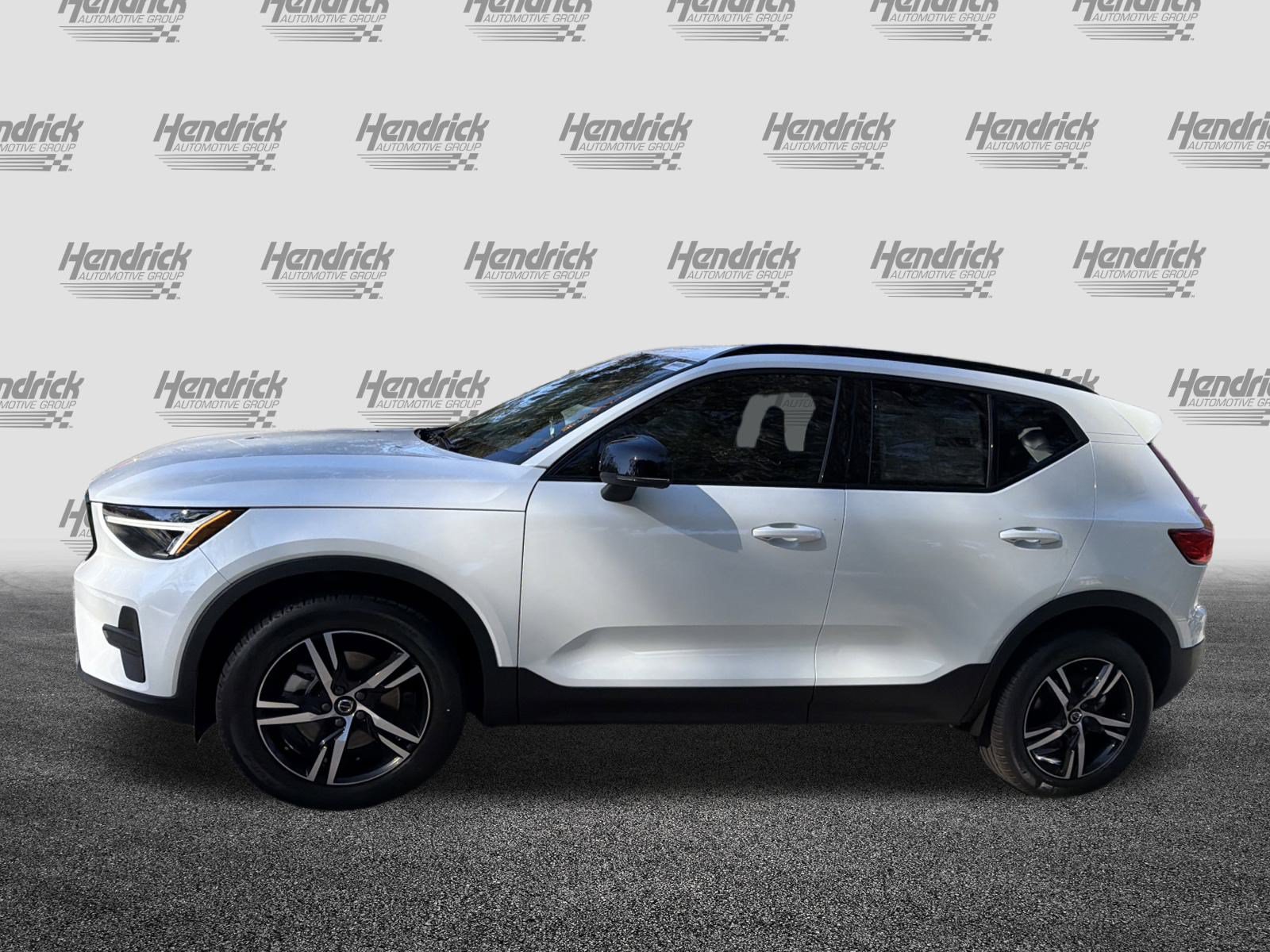 New 2026 Volvo XC40 B4 Core FWD image 6