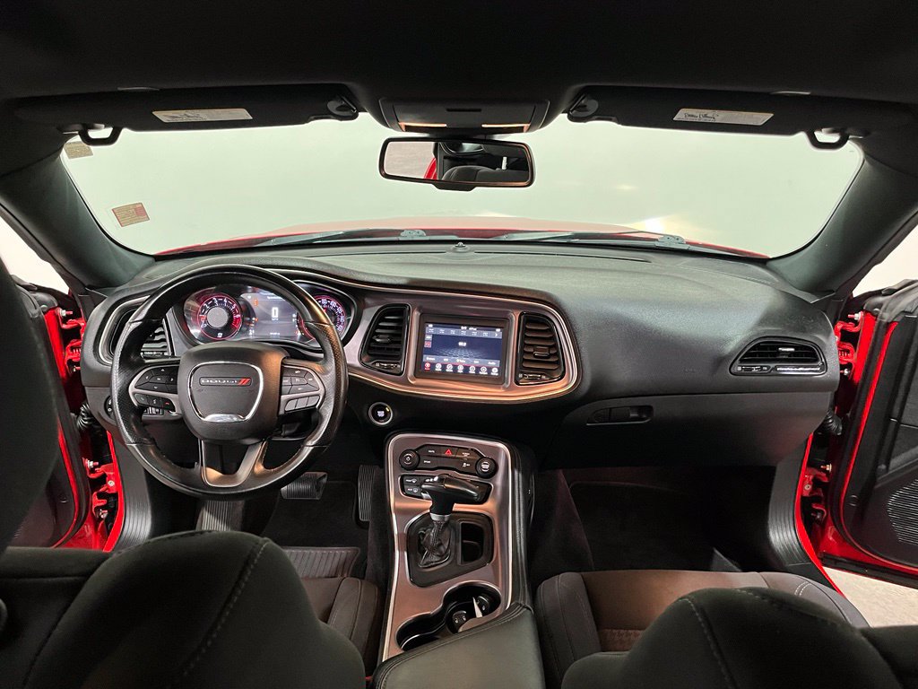 Used 2019 Dodge Challenger SXT w/ Blacktop Package AWD/4WD image 18
