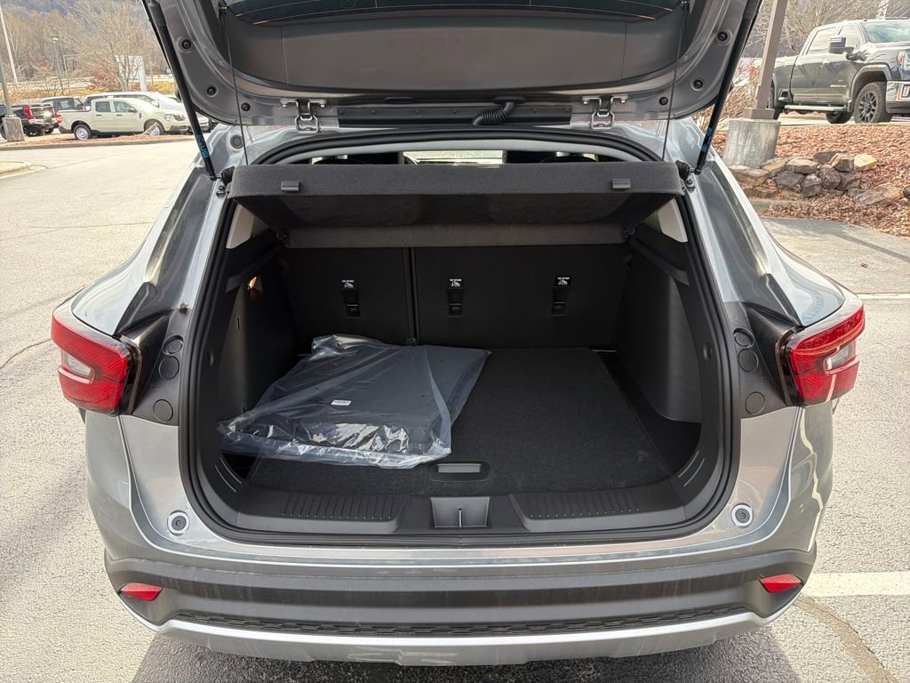 New 2025 Chevrolet Trax LT w/ LT Convenience Package image 5