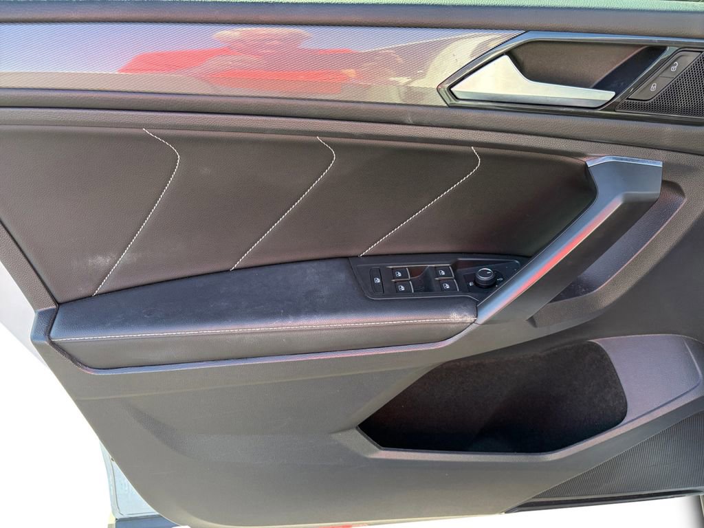 Certified 2023 Volkswagen Tiguan SE w/ Panoramic Sunroof Package image 24