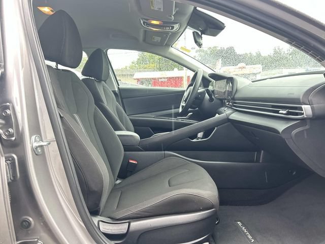 Certified 2024 Hyundai Elantra SEL FWD image 15