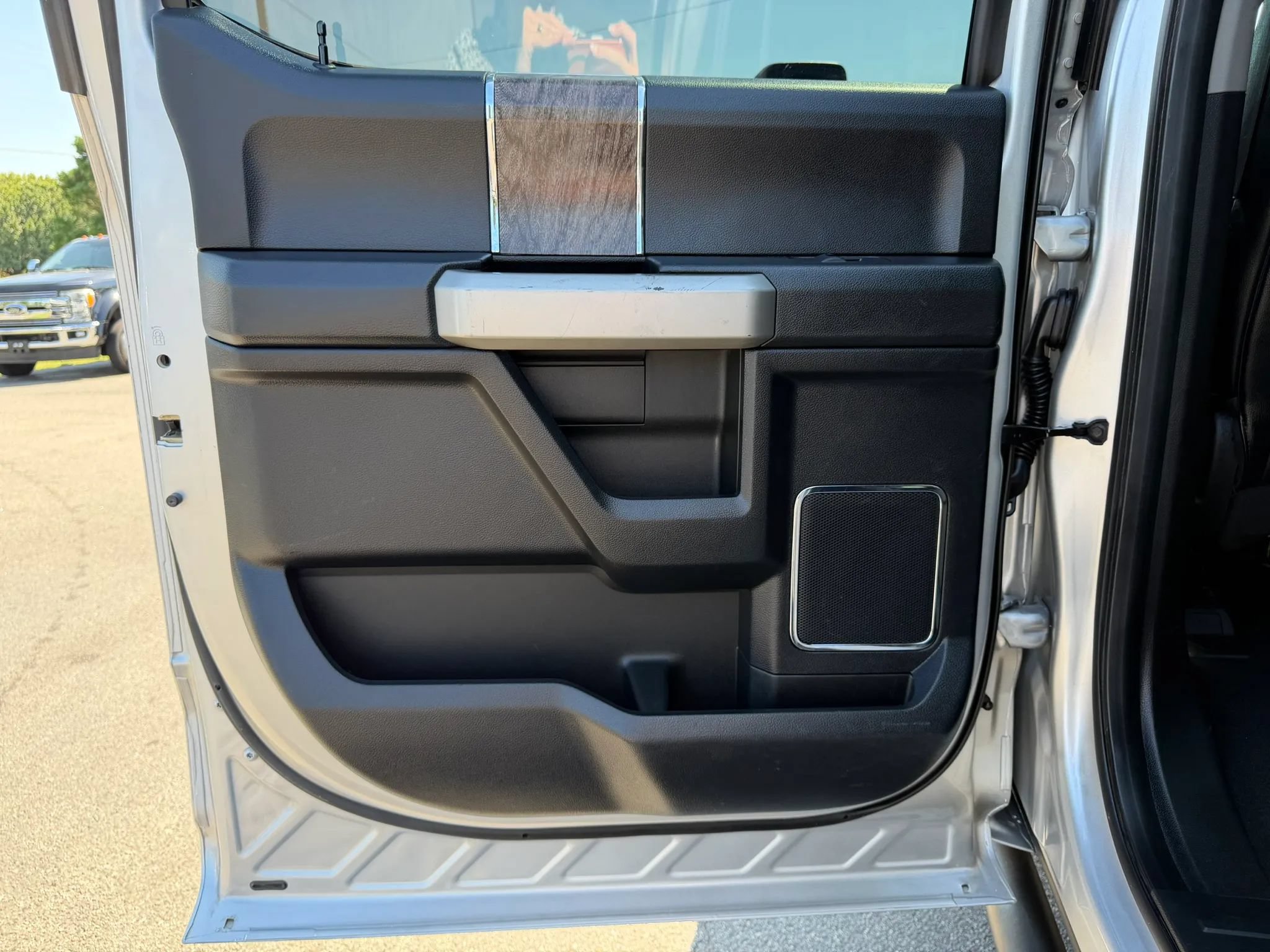 Used 2019 Ford F250 Lariat w/ Lariat Ultimate Package AWD/4WD image 23
