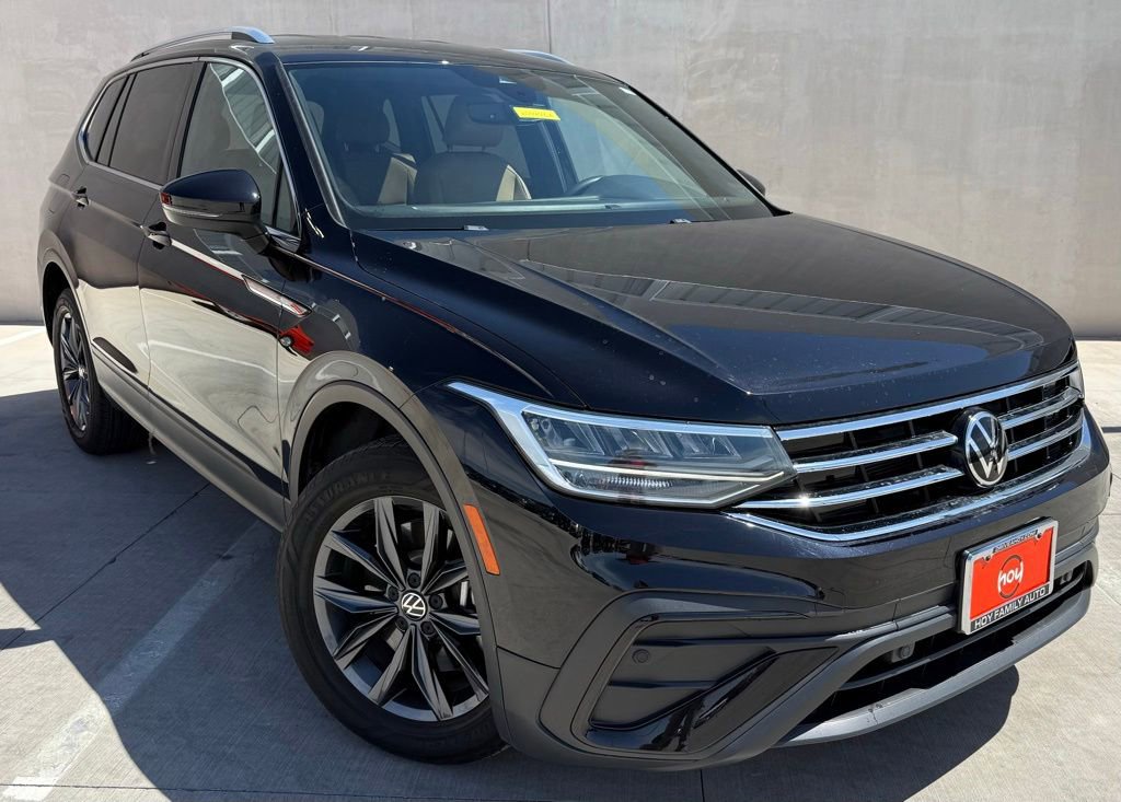 Used 2023 Volkswagen Tiguan SE FWD image 1