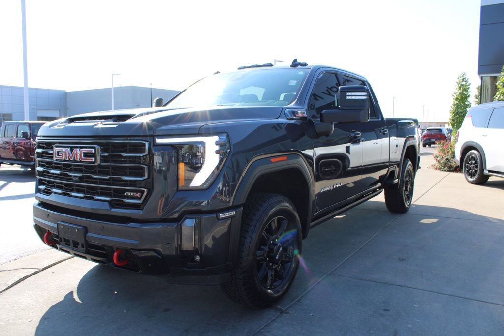 Used 2024 GMC Sierra 2500 AT4 w/ AT4 Premium Plus Package image 3