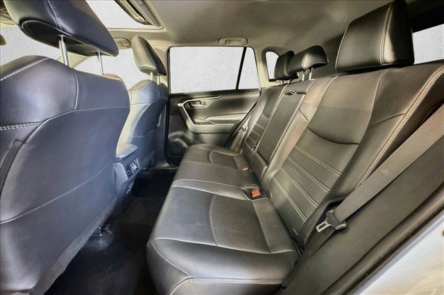 Used 2022 Toyota RAV4 XLE Premium AWD/4WD image 22