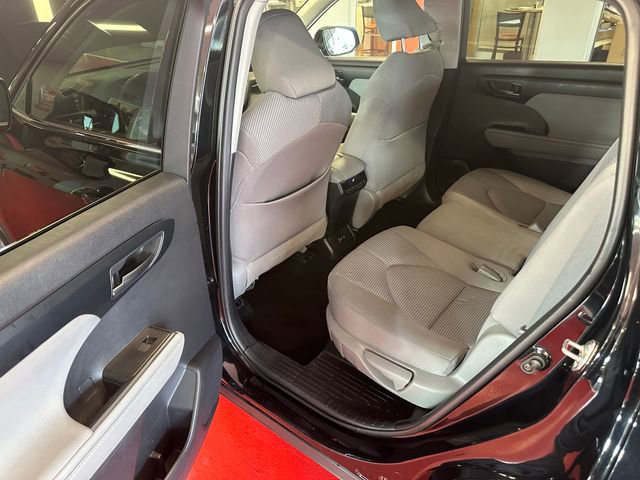 Certified 2021 Toyota Highlander L image 14