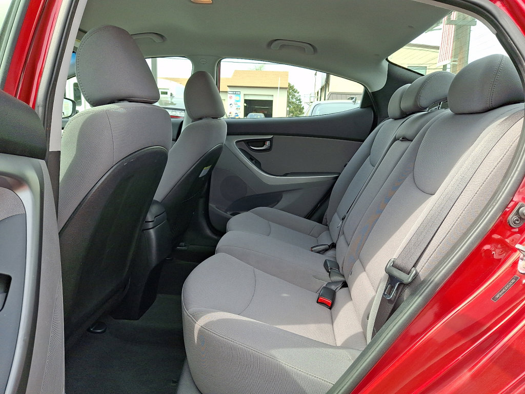 Used 2014 Hyundai Elantra SE w/ Option Group 02 FWD image 17