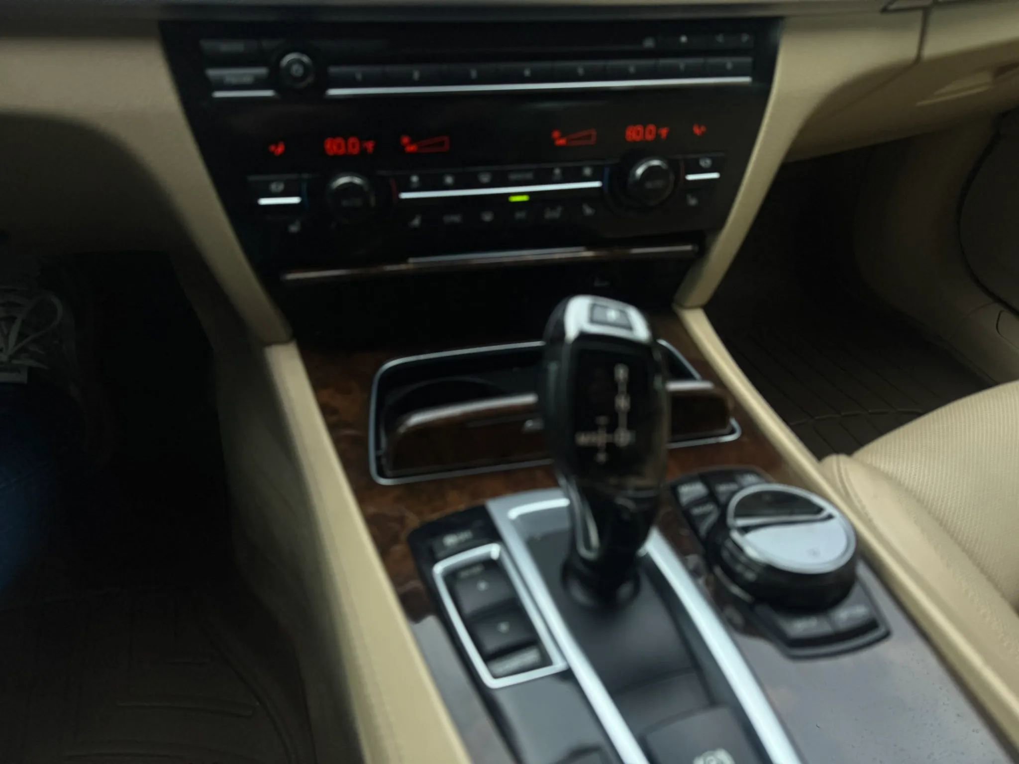 Used 2015 BMW 750Li RWD image 31