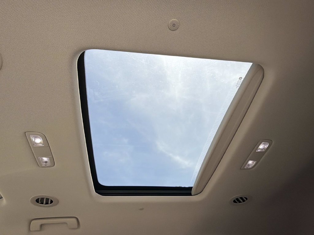 Used 2023 Buick Enclave Avenir FWD image 19
