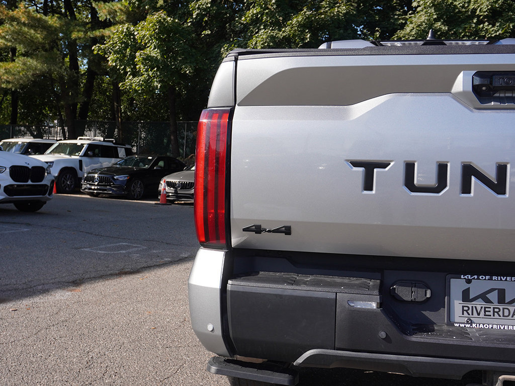 Used 2025 Toyota Tundra Limited AWD/4WD image 16