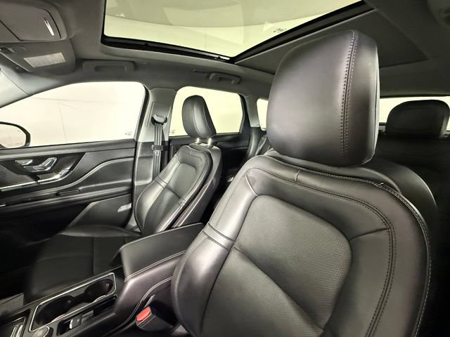 Used 2022 Lincoln Corsair Reserve w/ Elements Package FWD image 6