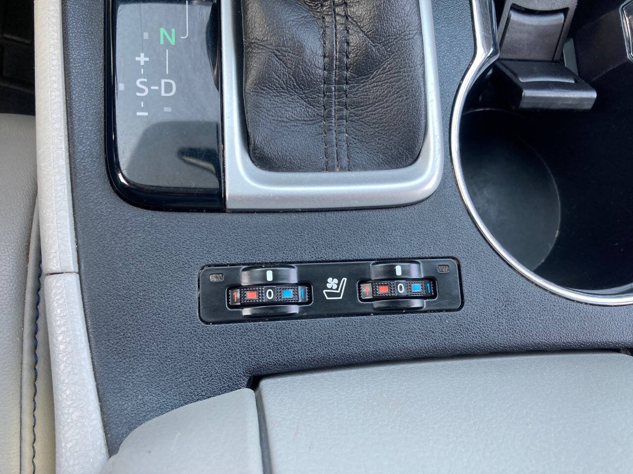 Used 2015 Toyota Highlander Limited AWD/4WD image 82