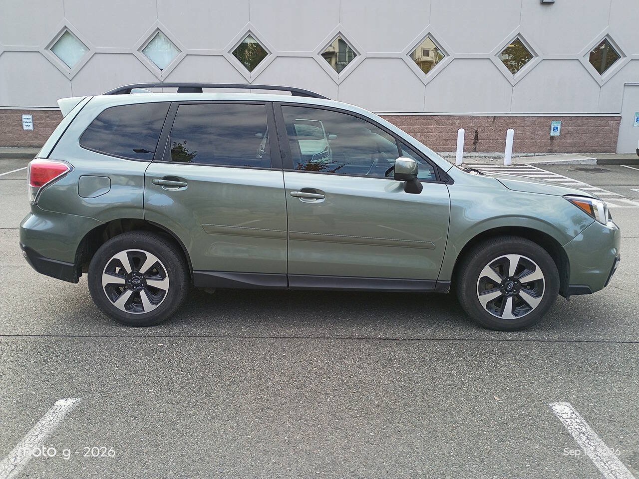 Used 2018 Subaru Forester 2.5i Premium w/ All-Weather Package AWD/4WD image 6