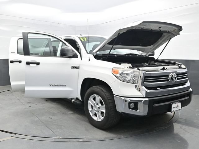 Used 2017 Toyota Tundra SR5 w/ SR5 Upgrade Package AWD/4WD image 42