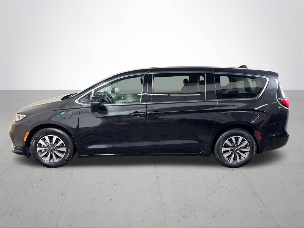 Used 2023 Chrysler Pacifica Touring-L FWD image 9