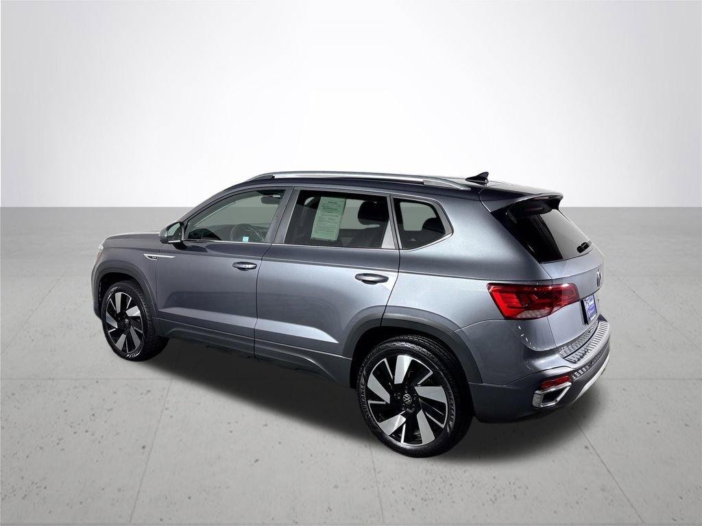 Certified 2023 Volkswagen Taos SEL image 8