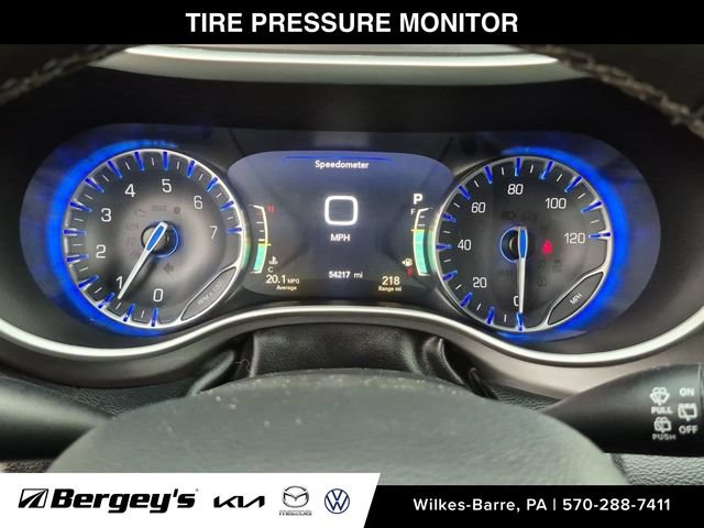 Used 2024 Chrysler Pacifica Touring-L FWD image 17