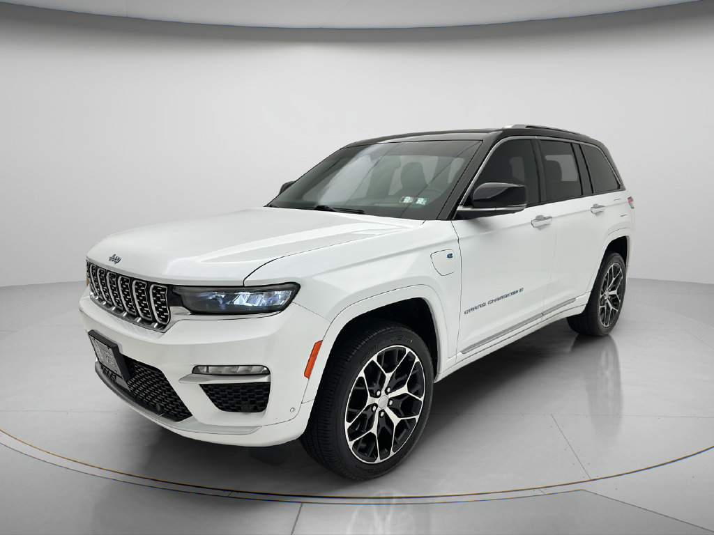 Used 2023 Jeep Grand Cherokee Summit AWD/4WD image 3