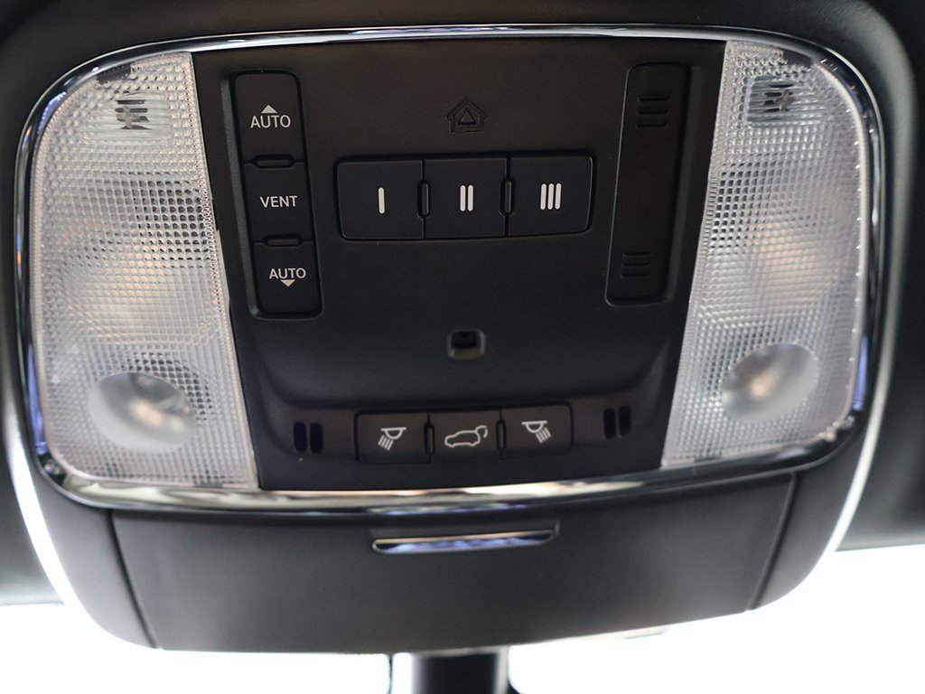 Used 2022 Jeep Grand Cherokee Limited image 40