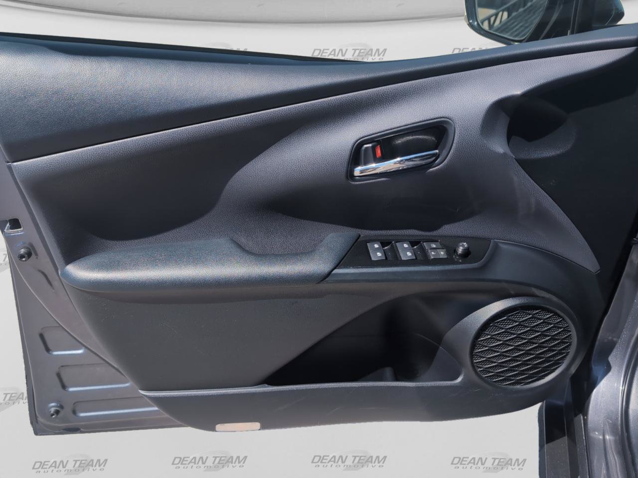 Used 2017 Toyota Prius Three Touring FWD image 11