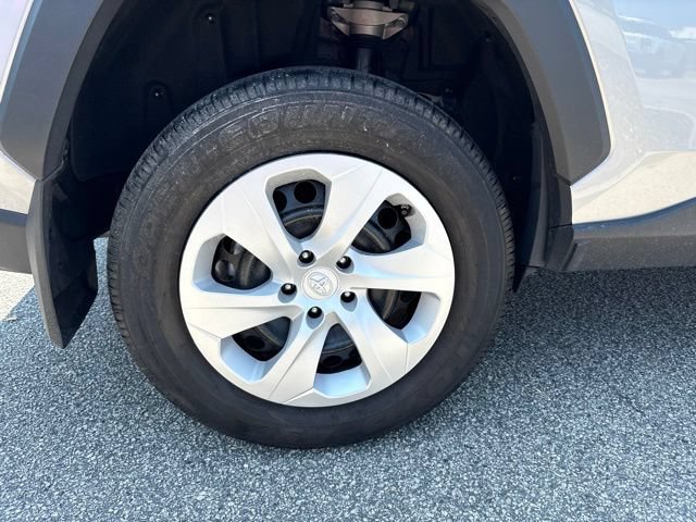 Used 2025 Toyota RAV4 LE FWD image 9