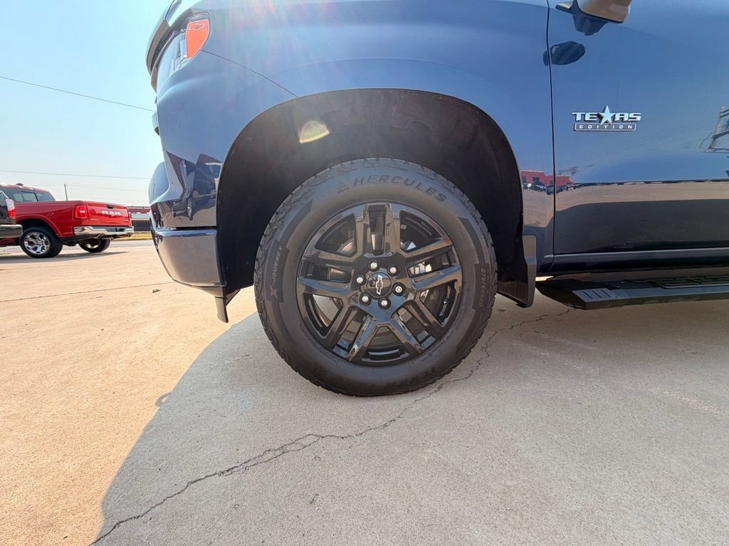 Used 2022 Chevrolet Silverado 1500 RST AWD/4WD image 13