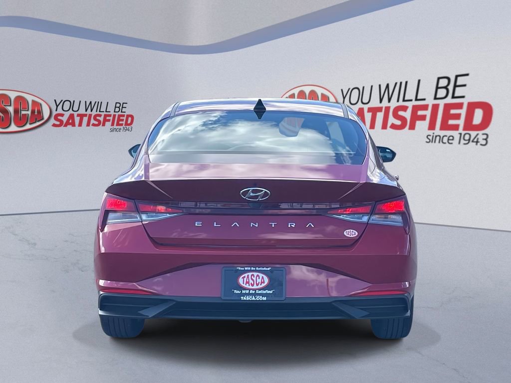 Used 2023 Hyundai Elantra SEL w/ Cargo Package image 7