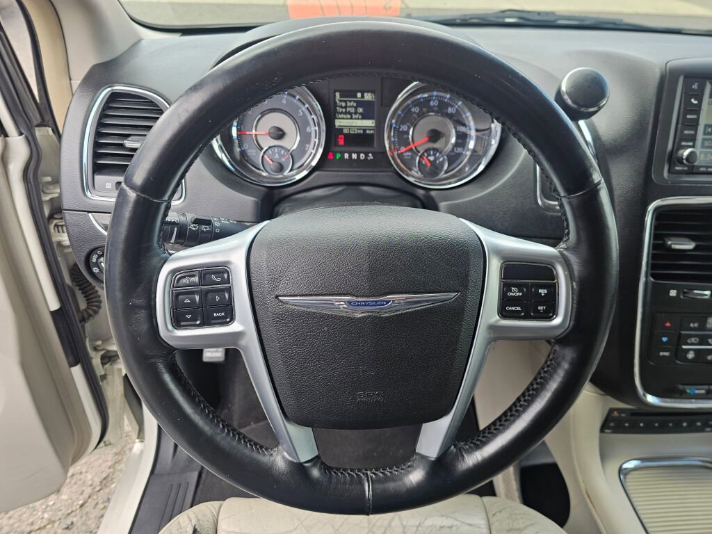 Used 2011 Chrysler Town & Country Limited FWD image 30