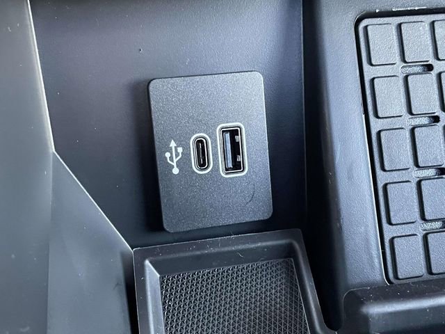 New 2025 Ford F150 Lightning Lariat image 28