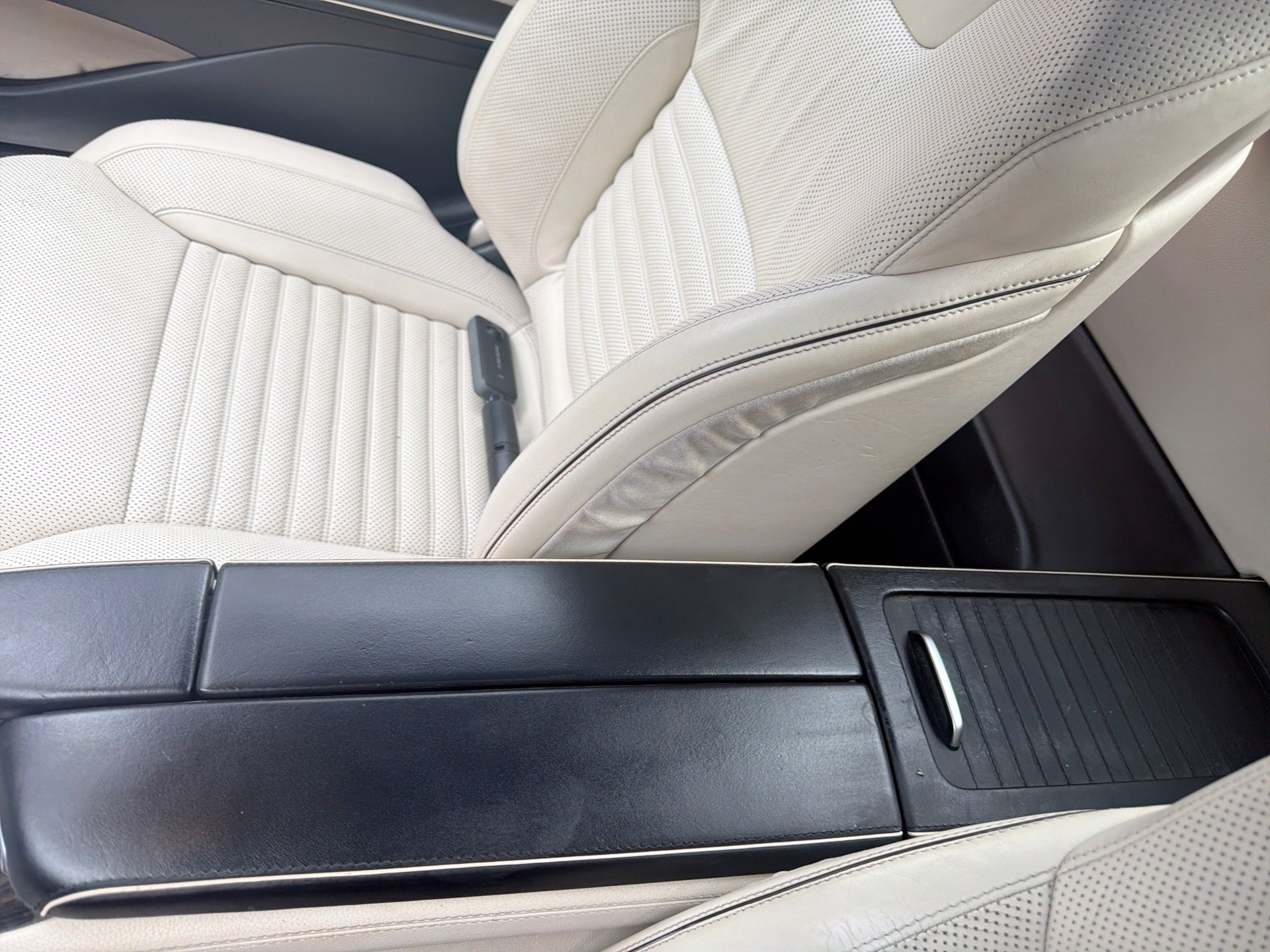 Used 2013 Mercedes-Benz SL 550 w/ Premium Pkg image 24