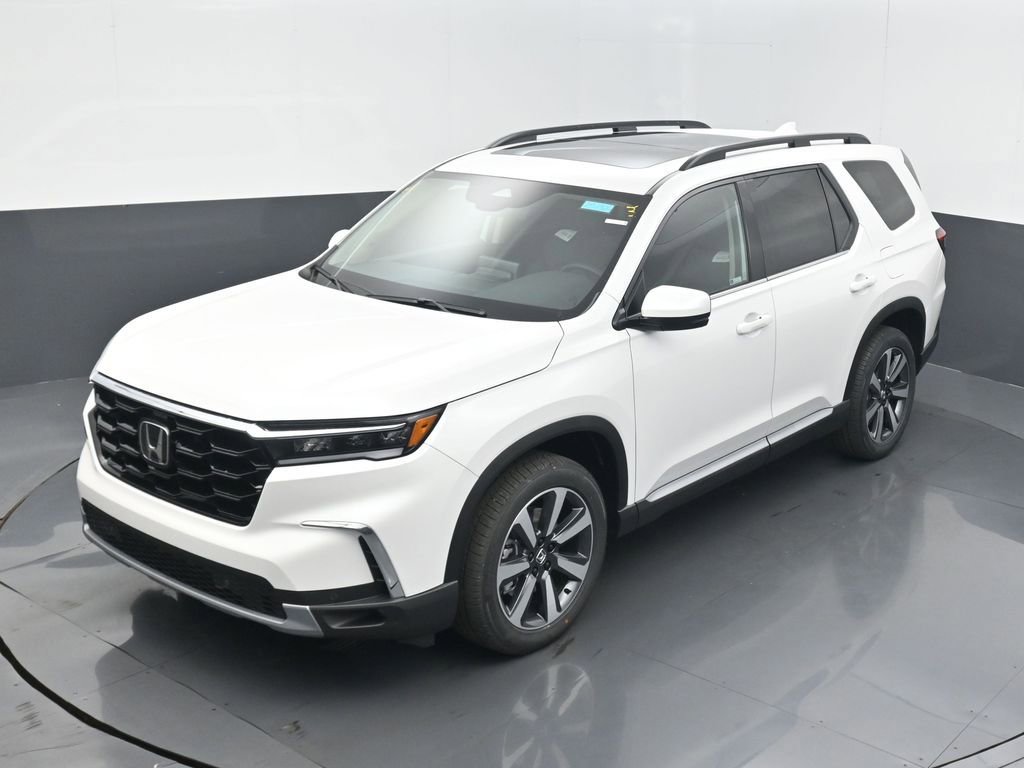 New 2025 Honda Pilot Touring image 9