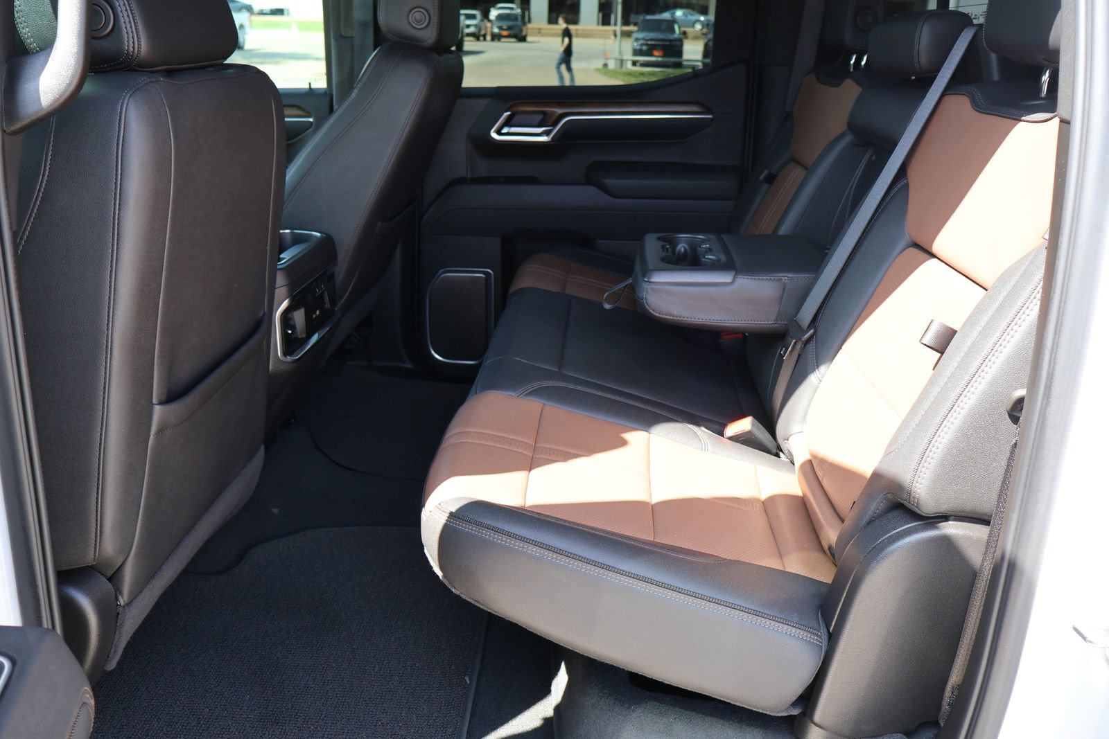 Used 2025 Chevrolet Silverado 1500 High Country w/ Technology Package AWD/4WD image 14