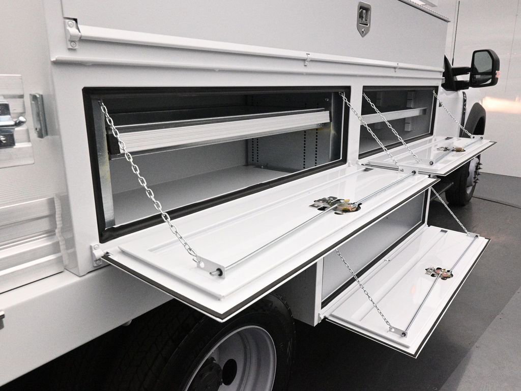New 2025 Ford F450 XL w/ XL Chrome Package image 26