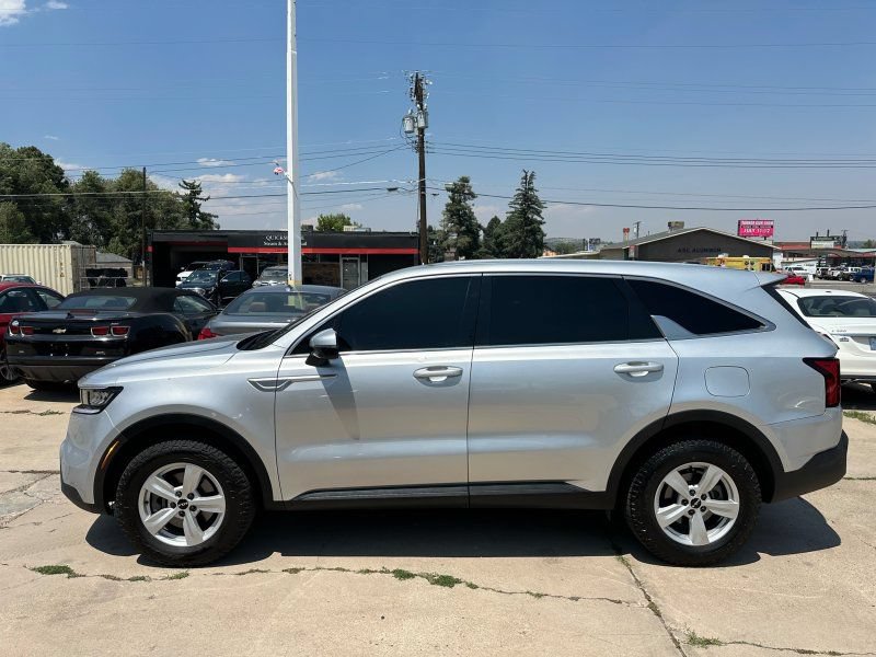 Used 2022 Kia Sorento LX AWD/4WD image 4