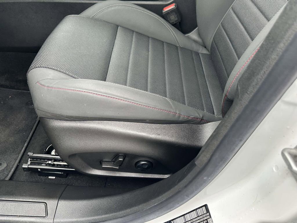 Certified 2024 Dodge Hornet R/T w/ R/T Blacktop Package image 39