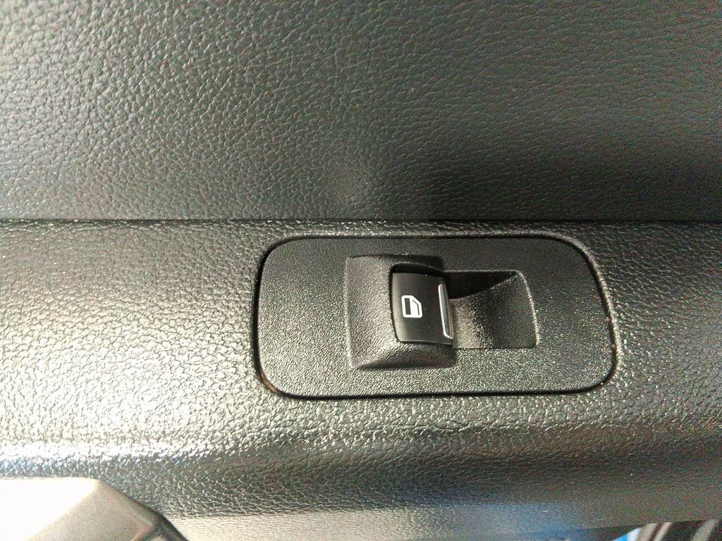 Used 2019 Ford F150 XLT w/ Equipment Group 302A Luxury AWD/4WD image 9