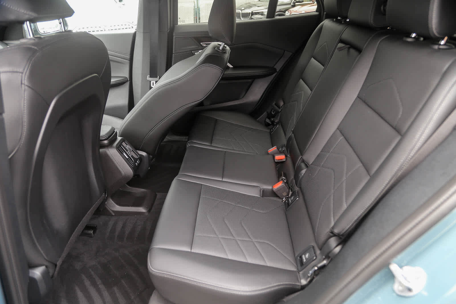 Used 2025 BMW X2 xDrive28i w/ Convenience Package image 14