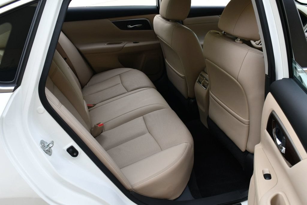 Used 2015 Nissan Altima 2.5 SL w/ Moonroof Package FWD image 17