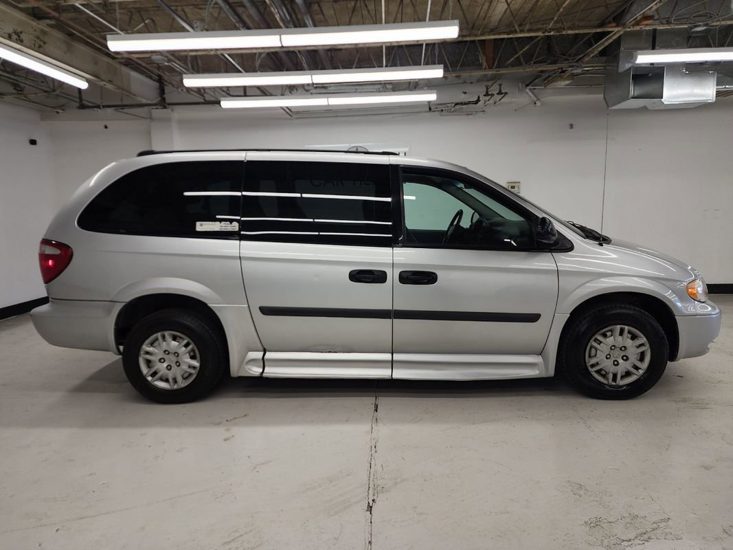 Used 2005 Dodge Grand Caravan SE w/ Popular Equipment Group I image 9