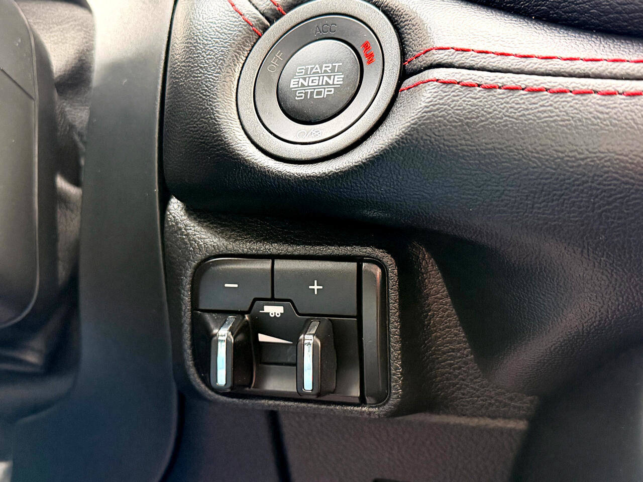 Used 2025 Dodge Durango R/T image 18