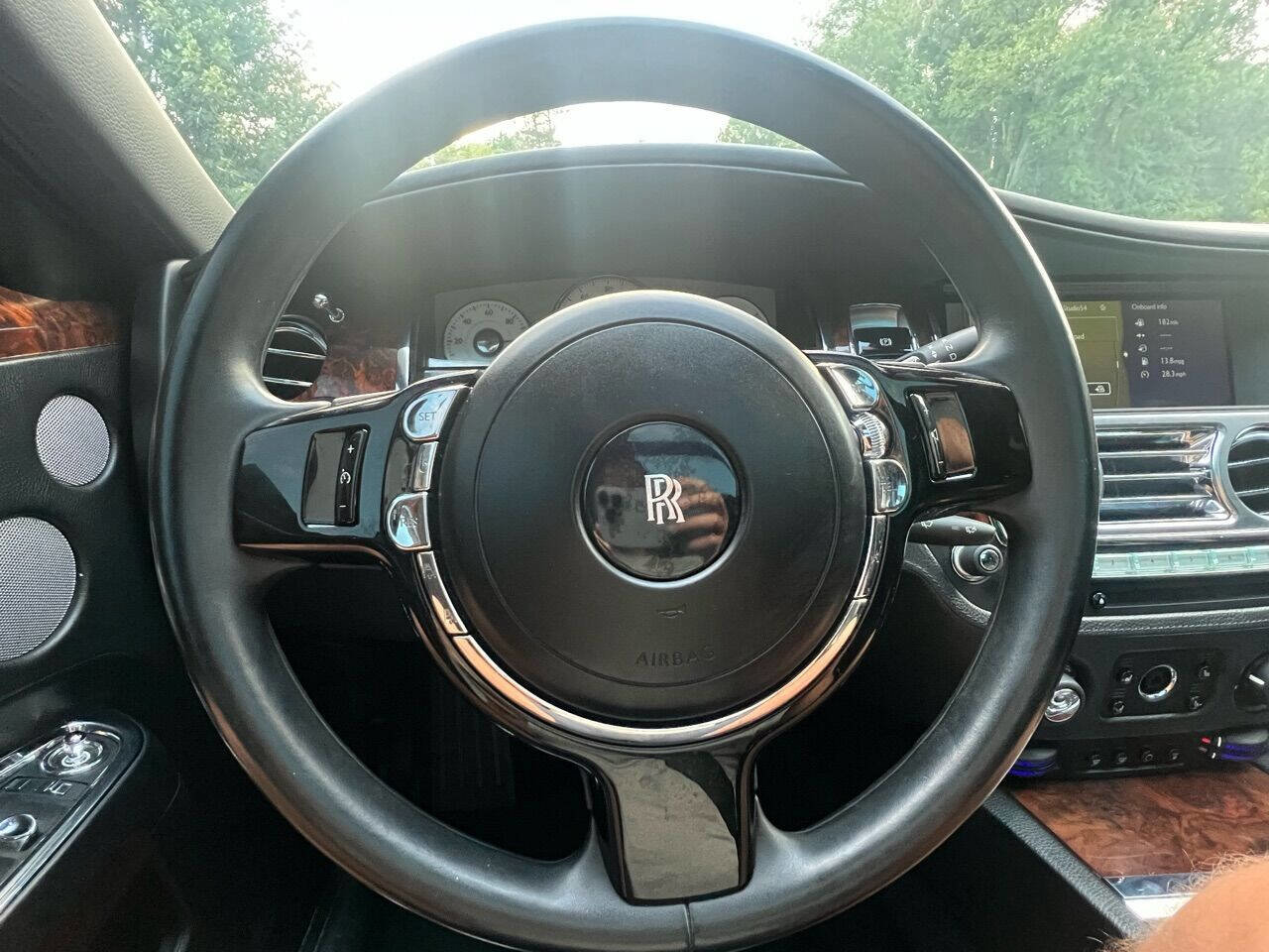 Used 2013 Rolls-Royce Ghost image 25