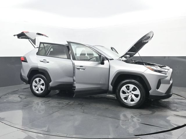 Used 2024 Toyota RAV4 LE FWD image 32