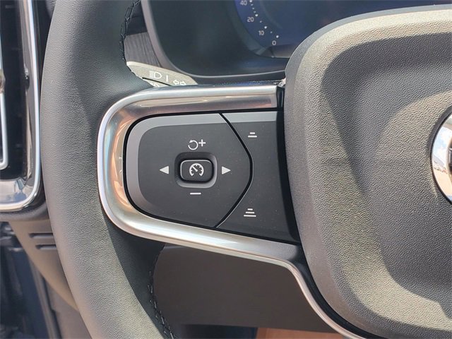 New 2026 Volvo XC40 B5 Core w/ Protection Package Premier image 18