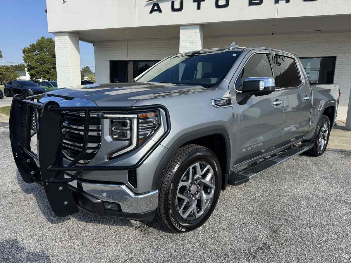Used 2024 GMC Sierra 1500 SLT w/ SLT Premium Plus Package AWD/4WD image 2