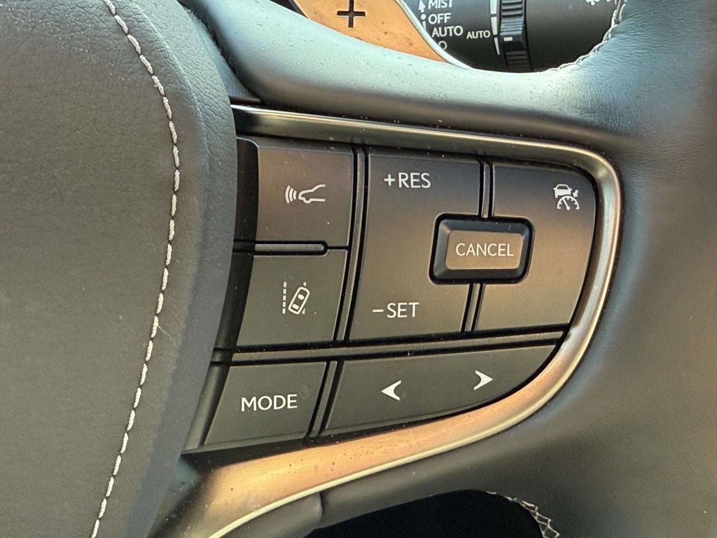 Used 2023 Lexus LS 500 Luxury w/ Luxury Package image 22