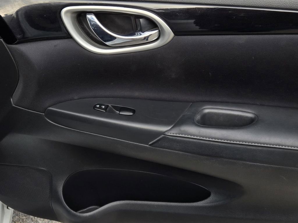 Used 2016 Nissan Sentra SV image 8