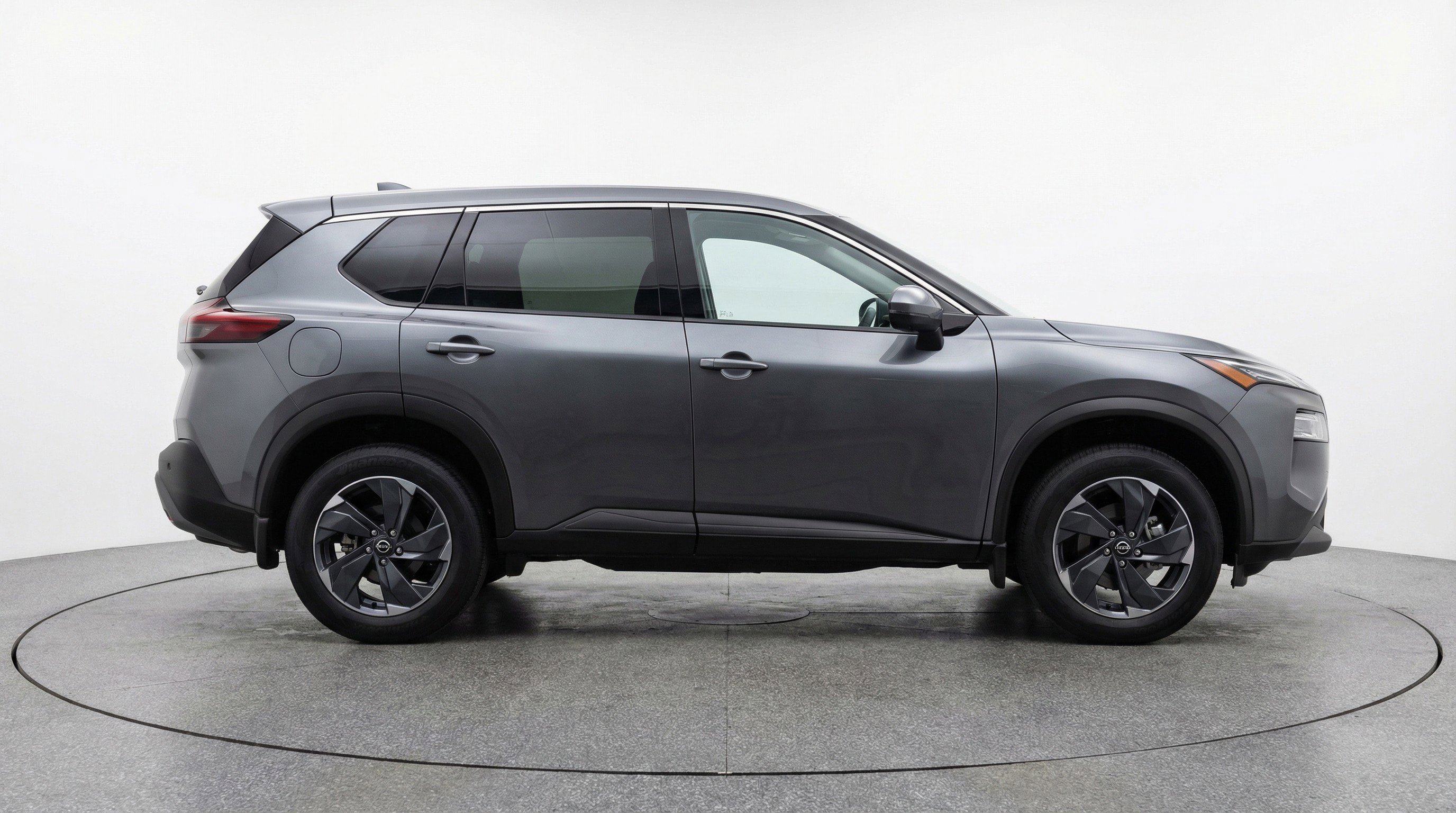 Used 2025 Nissan Rogue SV image 11