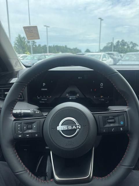 New 2025 Nissan Kicks SR FWD image 17