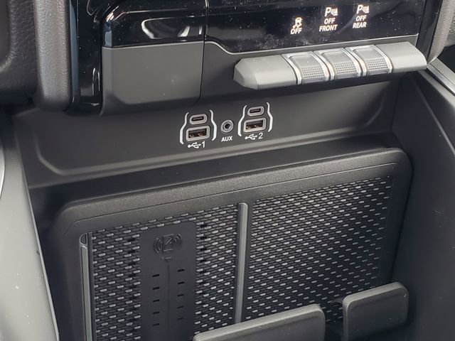 New 2026 RAM 1500 4x4 Crew Cab image 23